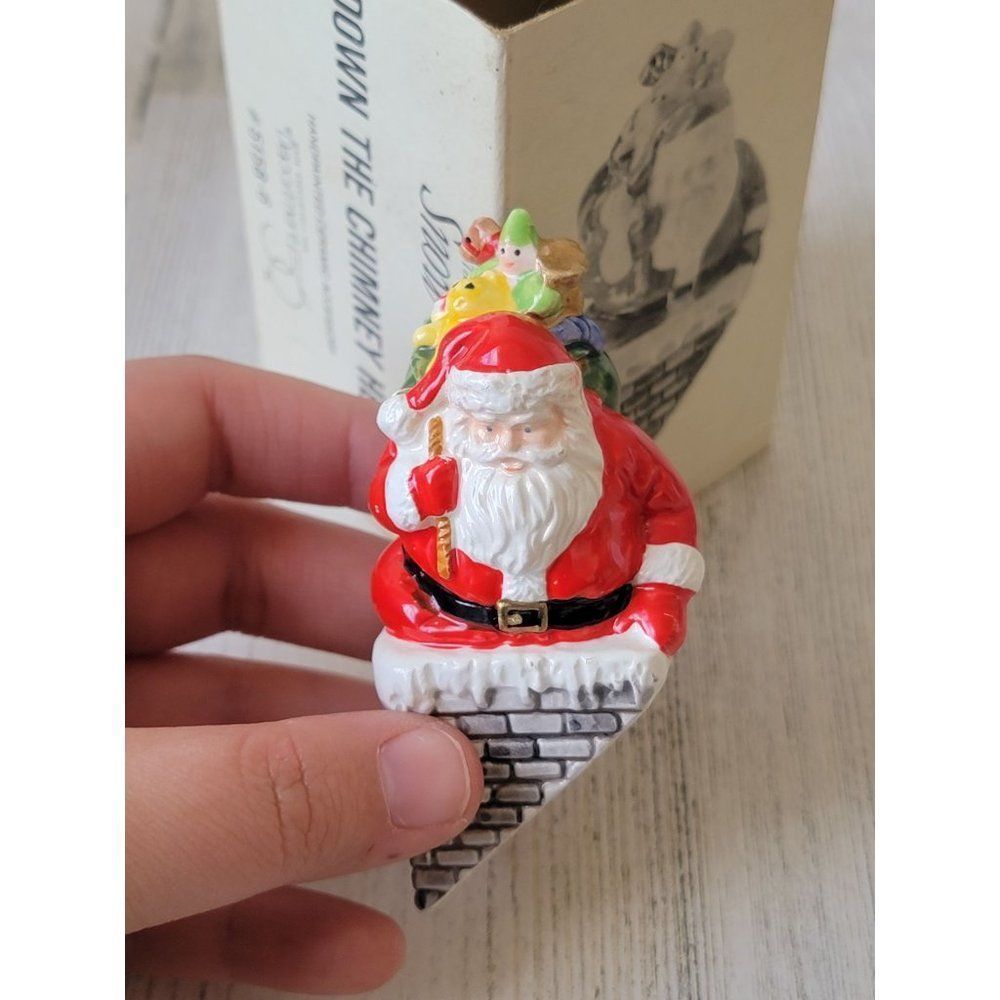 Dept 56 Down the chimney he goes 51586 village accessory xmas